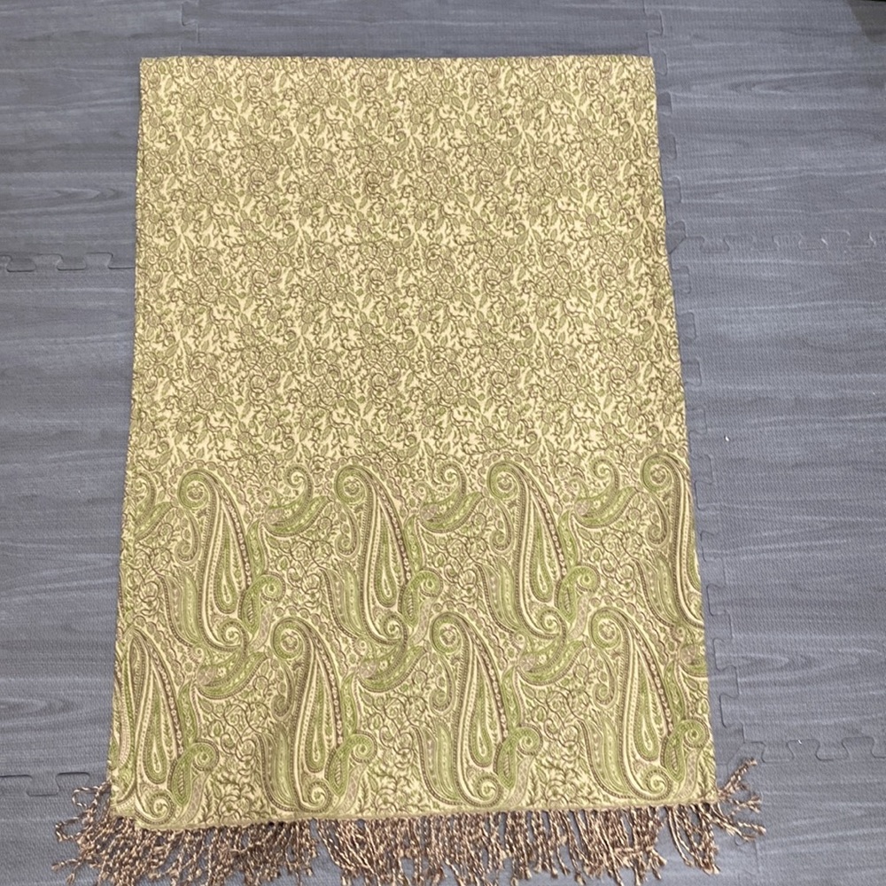 Noble Excellence Throw